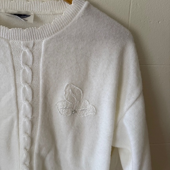 Vintage White Cable Knit Sweater - Picture 3 of 10